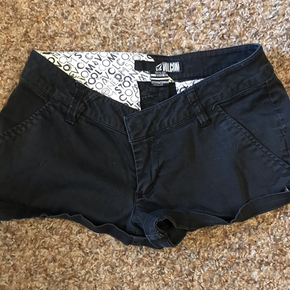 Volcom shorts